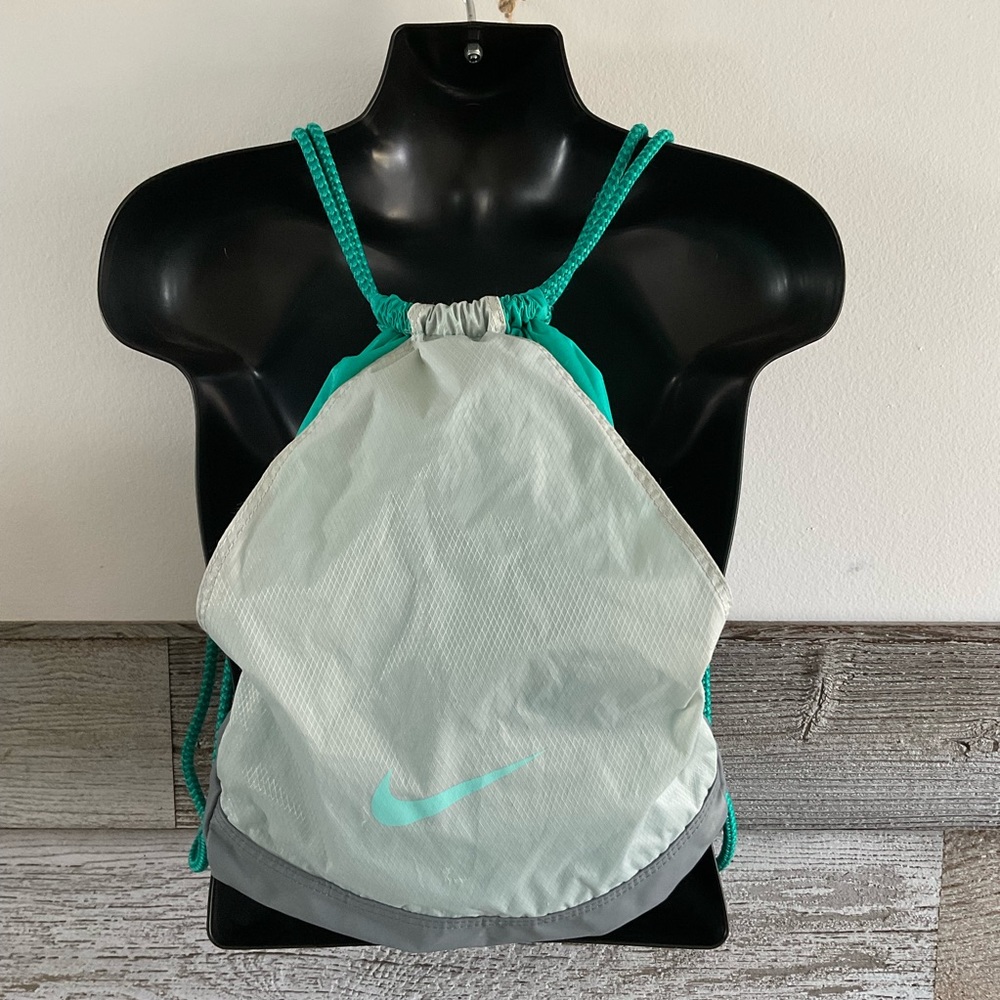 Nike drawstring sackpack gymbag bookbag unisex